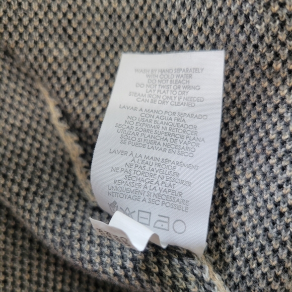 cabi Gigi Sweater Cape Gray Snow Leopard Print O/S Like New 100% Cotton - Picture 9 of 9